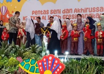 Favorit di Gresik, Al Ibrah Mewisuda 144 Siswa PAUD