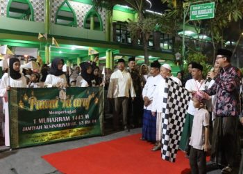 Bupati Sambut Kemeriahan Pawai Ta’aruf 1 Muharram 1445 H Desa Siwalanpanji