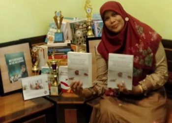 Titin Kusminarsih Berhasil Menulis 1.000 Hari Tanpa Putus