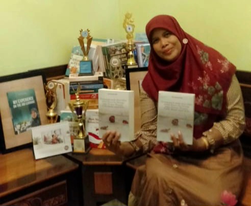 Titin Kusminarsih Berhasil Menulis 1.000 Hari Tanpa Putus