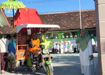 Tingkatkan Iman dan Taqwa SDN Burengan 5 Gelar Pawai Ta’aruf