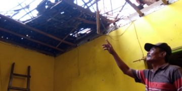 Rumah Janda Miskin di Kebaron Ambruk Diterjang Hujan, Pemerintah ke Mana?