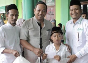 Gandeng Lazisnu, Pegadaian Cabang Gresik Gelar Khitanan Massal