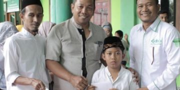 Gandeng Lazisnu, Pegadaian Cabang Gresik Gelar Khitanan Massal