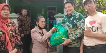 Respon Laporan Kades Wage, Wabup Subandi Renovasi Rumah Nenek Usia 60 Tahun