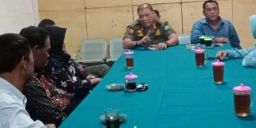 Belasan Pedagang Tagih Janji Penertiban Sisi Timur Pasar Larangan, Satpol PP : Tunggu Tanggal Mainnya