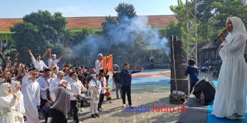 SMK Krian 1 Kuatkan Gotong Royong Melalui Pawai 1 Muharam 1445 H