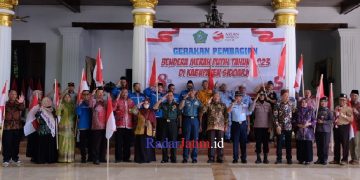 Jelang Peringatan HUT RI ke 78 Sidoarjo Dukung Pembagian 10 Juta Bendera Merah Putih