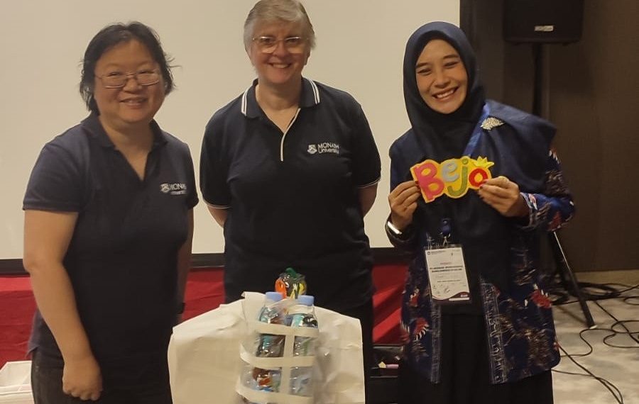 Imawati Guru SD Al Falah Darrusalam 2 Lolos Beasiswa Monash Australia