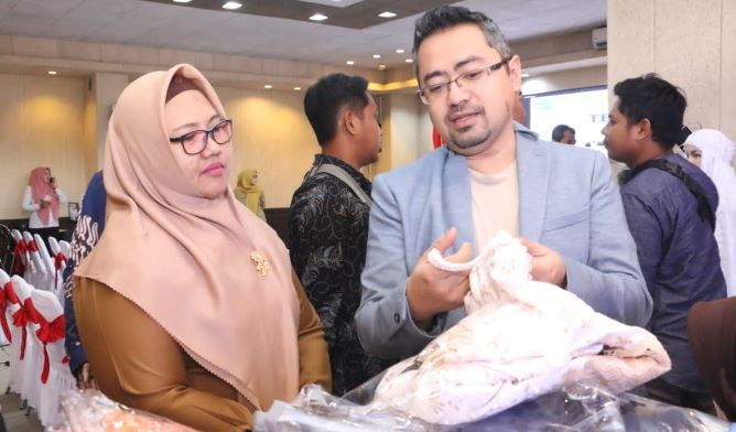 Temu Bisnis, Puluhan UMKM Gresik Pamerkan Produk Unggulan ke ‘Buyer’ Malaysia