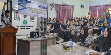 Guru PGRI Dibekali Pemberdayaan Perempuan dan Peningkatan Ekonomi Kreatif