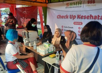 BMH Gerai Sidoarjo Buka Layanan Kesehatan dan Donasi di Independence  Fest UNIMAS District