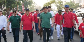 Wabup Sidoarjo Subandi Jalan Sehat Bersama-sama Warga Delta Sari