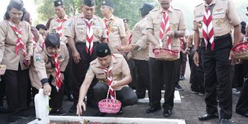 Kenang Jasa Pahlawan Pramuka Sidoarjo Ziarah ke TMP