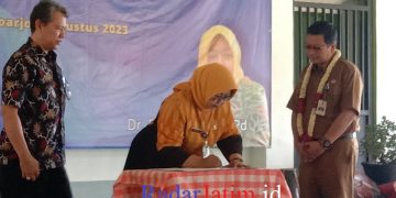 Dr. Ristiwi Peni, M.Pd Dipercaya Mengemban Amanah Plt SMA Negeri 1 Taman