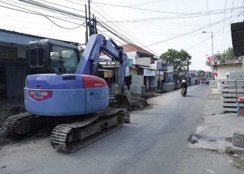 Proyek Betonisasi Jalan Geluran Taman – Suko Masuki Tahap Pemasangan U-Ditch
