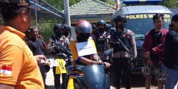 Rekonstruksi Pembunuhan Pemandu Karaoke di Madiun, Keluarga Korban Minta Pelaku Dihukum Berat