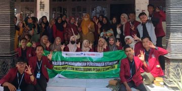 Cegah Stunting, Mahasiswa UM Surabaya Edukasi Warga Pamekasan