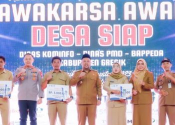 Percepat Transformasi Digital dan Transparansi Pemerintahan Desa, Pemkab Gresik Berikan Penghargaan Nawa Karsa Award Desa Siap