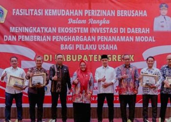 Jawara Penyumbang Investasi Tertinggi di Jatim, Pemkab Gresik Perkuat Komunikasi dan Beri Investor Penghargaan