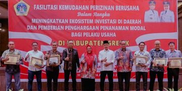 Jawara Penyumbang Investasi Tertinggi di Jatim, Pemkab Gresik Perkuat Komunikasi dan Beri Investor Penghargaan