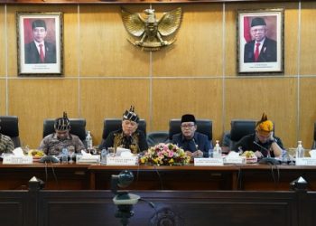 Kunjungi DPRD Sidoarjo, MKD DPR RI Minta APH Tidak Mudah Terima Surat Kaleng