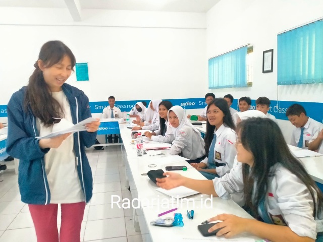 Fasilitasi Siswanya SMK Krian 1 Sidoarjo Hadirkan Volunteer Korea dan Jepang