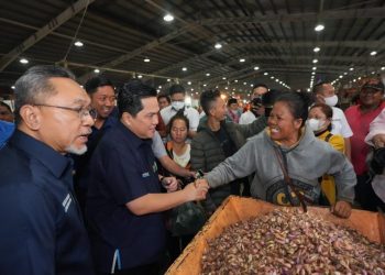 Tegak Lurus Jokowi, Erick Thohir Optimalkan Program Bantuan Pangan ke Masyarakat