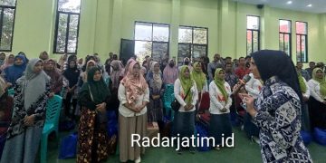 Arzeti Ajak Wali Murid SMP Islam Krembung Turunkan Angka Stunting