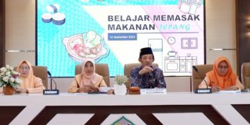 Tingkatkan Keterampilan Memasak DWP SMAN 1 Wonoayu Hadirkan Pemateri dari  Jepang