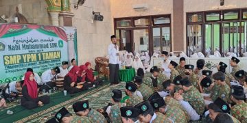 SMP YPM 1 Taman Peringati Maulid Nabi Muhammad Dengan Berbagi Sesama