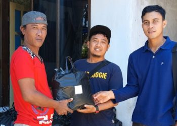 Peduli Nelayan Kecil, Dinas Perikanan Banyuwangi Bersama FOSKAPDA Bagikan Puluhan Paket Sembako