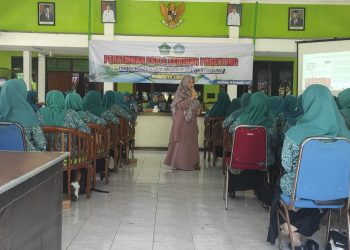 PKK Desa se Kecamatan Krembung Ikuti Seminar Parenting