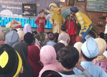 Semarak Maulid Nabi, Siswa KB-TK Aisyiyah 24 BP Wetan Dilatih Peduli dan Berbagi