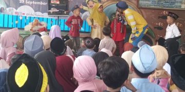 Semarak Maulid Nabi, Siswa KB-TK Aisyiyah 24 BP Wetan Dilatih Peduli dan Berbagi