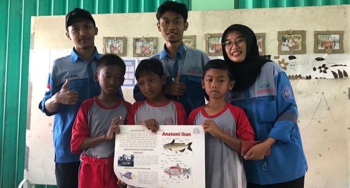 Di SD Negeri 3 Kranji, Mahasiswa KKN UMG Berdayakan Anak melalui Edukasi Perikanan