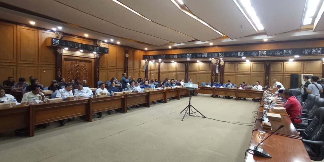 Sengketa Warga Dengan PT Bernofam, Komisi A Minta Diselesaikan Ditingkat Desa