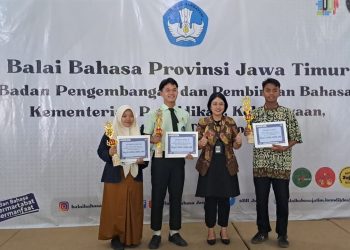Balai Bahasa Jatim Beri Penghargaan Kepada Pemenang Semarak Krida Bahasa