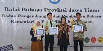 Balai Bahasa Jatim Beri Penghargaan Kepada Pemenang Semarak Krida Bahasa