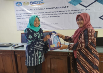 PKM Teknik Elektro Unesa Kenalkan AI Penunjang Ekstra Riset Siswa MAN Sidoarjo