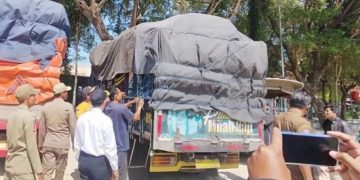 Langgar Perda, Satpol PP Pamekasan Tahan 2 Truk Bermuatan Tembakau Asal Bojonegoro