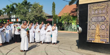 SMP Negeri 2 Porong Mewujudkan Visi Sekolah Melalui ‘Manasik Haji’
