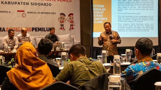 Bawaslu Sidoarjo Bekali Panwascam Strategi Pencegahan Pelanggaran Pemilu