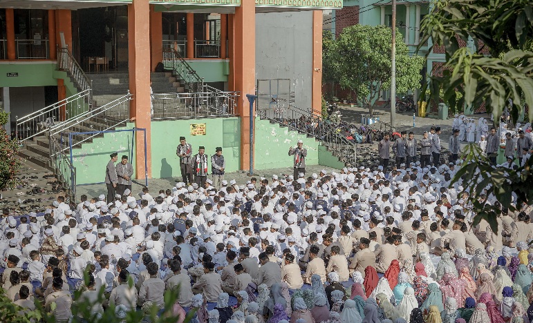 Ribuan Siswa LPFDT Lakukan Shalat Ghoib dan Doa Untuk Palestina