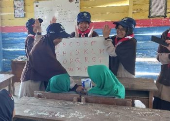 Siswa SMPIT Insan Kamil Lakukan Bakti Karya di Dusun Kalialo Kupang Jabon