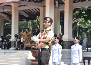 Siswa SMAN 4 Jadi Pembaca Pembukaan UUD 45 Pada Upacara Hari Sumpah Pemuda ke-95.