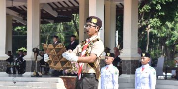 Siswa SMAN 4 Jadi Pembaca Pembukaan UUD 45 Pada Upacara Hari Sumpah Pemuda ke-95.