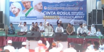 Ribuan Siswa SMK Antartika 2 Sidoarjo Dzikir Bareng Habib Anis Syahab