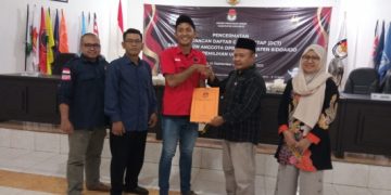 Tahap Akhir Masa Pencermatan, Delapan Parpol Serahkan Berkas Perubahan Bacaleg ke KPU Sidoarjo