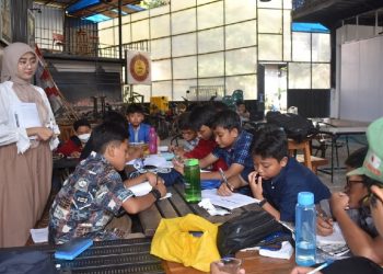 Ratusan Pelajar SMP IT Insan Kamil Antusias Ikuti English Camp di Pare